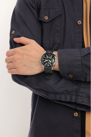 Часы Casio EFV-550P-1AER