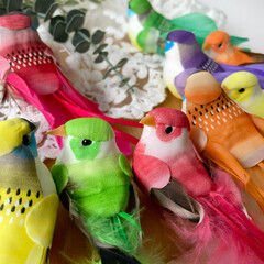 Птички разноцветные перьевые, на зажиме, 14-16 см, набор 3 шт, цвет микс
