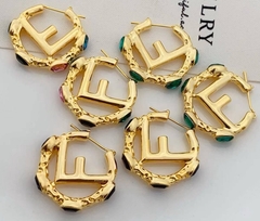 sergi-kruglye-kongo-fendi-iz-latuni-s-pozolotoj-s-cvetnymi-vstavkami