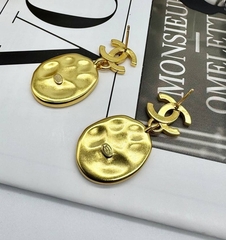 32329 -Серьги CHANEL с овальными подвесками