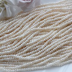 Жемчуг натуральный речной, приплюснутый, 3,6-3,4 мм на 2,4-2,2 мм, 1 нить, Ж001