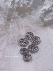 Пуговицы серебристые с розовыми камнями стразами
