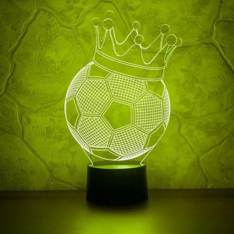 Футбольный мяч с короной
