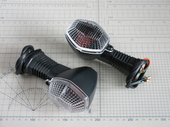 Поворотники Suzuki SV400 650 1000 DL 650 Kawasaki ZX-9R 6R Z 1000 750 ZRX белые