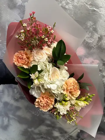 Букет с гортензией