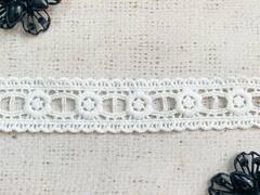 Кружево плетеное, ш. 3 см.