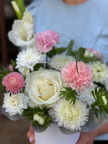 Цветы в коробке «Комплимент»