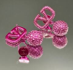 20345-sergi-pusety-valentino-s-podveskoj-sharik-v-rozovom-rodazhe-fuksiya