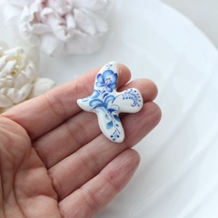 Подвеска фарфоровая Птичка белая 34*42 мм S034