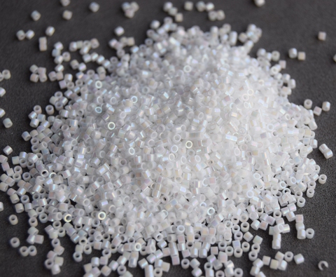 DBS-0202 Бисер цилиндрический Миюки делика 15/0 /Miyuki delica 15/0 White Pearl AB