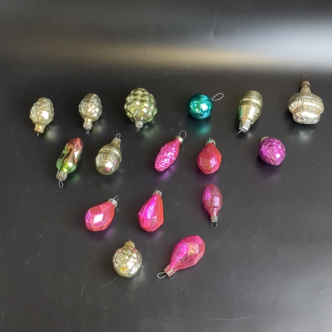 Ёлочные игрушки набор из 16 разных штук небольшого размера, стекло, подвесные, ручная роспись, винтаж СССР 1970-1990 гг