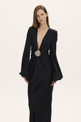 Платье с глубоким декольте и драпировкой