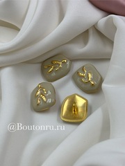 Пуговицы Скиап. с силуэтом человека и бежевой эмалью