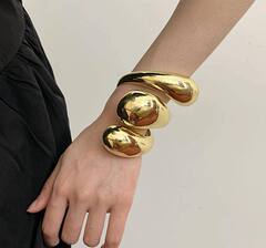 46022-braslet-manzheta-tri-kapli-dva-oborota-cvet-zoloto-serebro