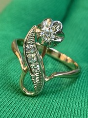 Золотое кольцо СССР с бриллиантами