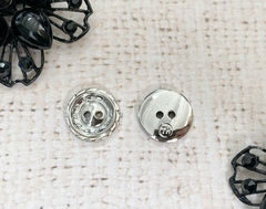 Пуговицы, d 1,5 см