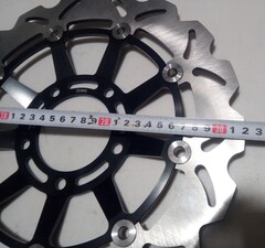 Диск тормозной передний лепестковый на TRIUMPH SPEED TRIPLE 2005-2007 / SPEED TRIPLE R / ABS 2012-2013