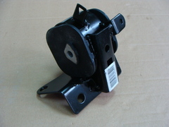 подушка двигателя левая Geely Emgrand 1,8CVT  1066001349
