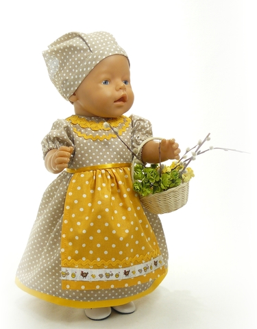 Платье с фартуком - На кукле. Одежда для кукол, пупсов и мягких игрушек.