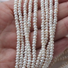 Жемчуг натуральный речной, приплюснутый, 3,6-3,4 мм на 2,4-2,2 мм, 1 нить, Ж001