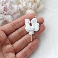 Подвеска Петушок на палочке, гжель, 32*25 мм, S003