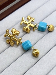 Серьги TORY BURCH с голубыми вставками
