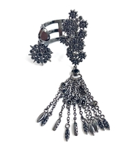 46310-kolco-star-tassel-iz-serebra-s-podveskoj-kistochka-v-chernom-rodii