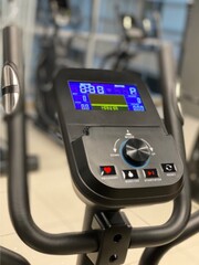 Эллиптический тренажер Altezani E 140