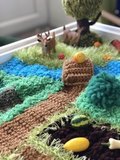 Вязаный коврик-ландшафт для сенсорных коробочек ручной работы 2