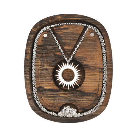 шкатулка из дуба для хранения подвески