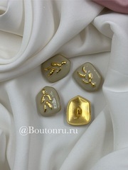 Пуговицы Скиап. с силуэтом человека и бежевой эмалью