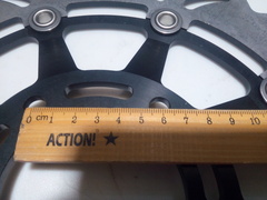 Диск тормозной передний лепестковый на TRIUMPH SPEED TRIPLE 2005-2007 / SPEED TRIPLE R / ABS 2012-2013