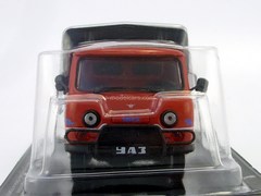 UAZ-33036 flatbed with tarpaulin 1:43 DeAgostini Auto Legends USSR #215