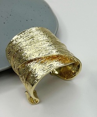 46026-shirokij-braslet-manzheta-v-stile-ysl