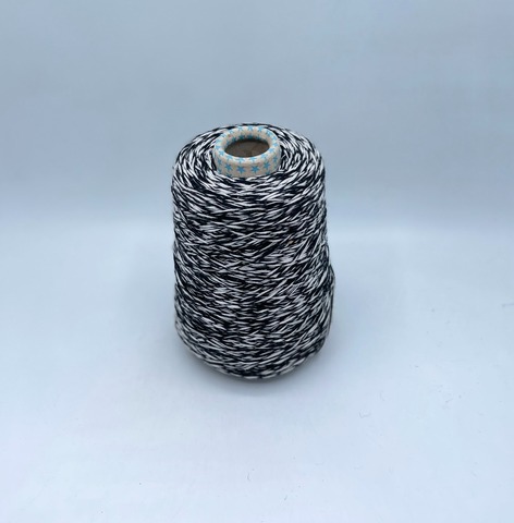 Бобинная пряжа (пр.Италия),250м/100гр, 100% Шерсть, цвет-Черно-белое мулине. арт-34465
