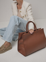 Сумка кожаная шоппер коричневая