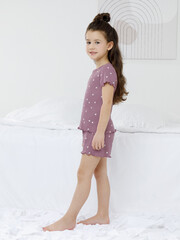 пижама  для девочки  К 1652/темная орхидея,поле с ромашками