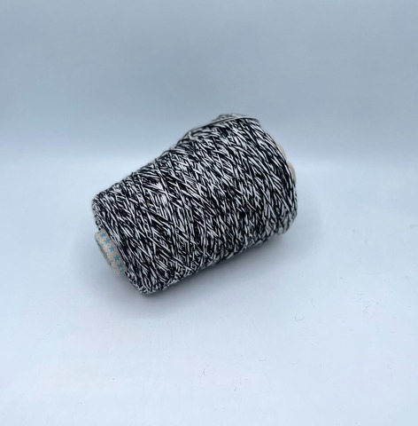 Бобинная пряжа (пр.Италия),250м/100гр, 100% Шерсть, цвет-Черно-белое мулине. арт-34465
