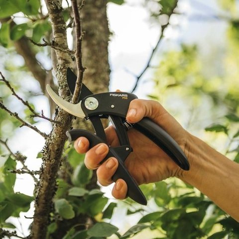 Секатор плоскостной Plus™ PowerLever P721