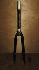 Вилка ригидная 28"