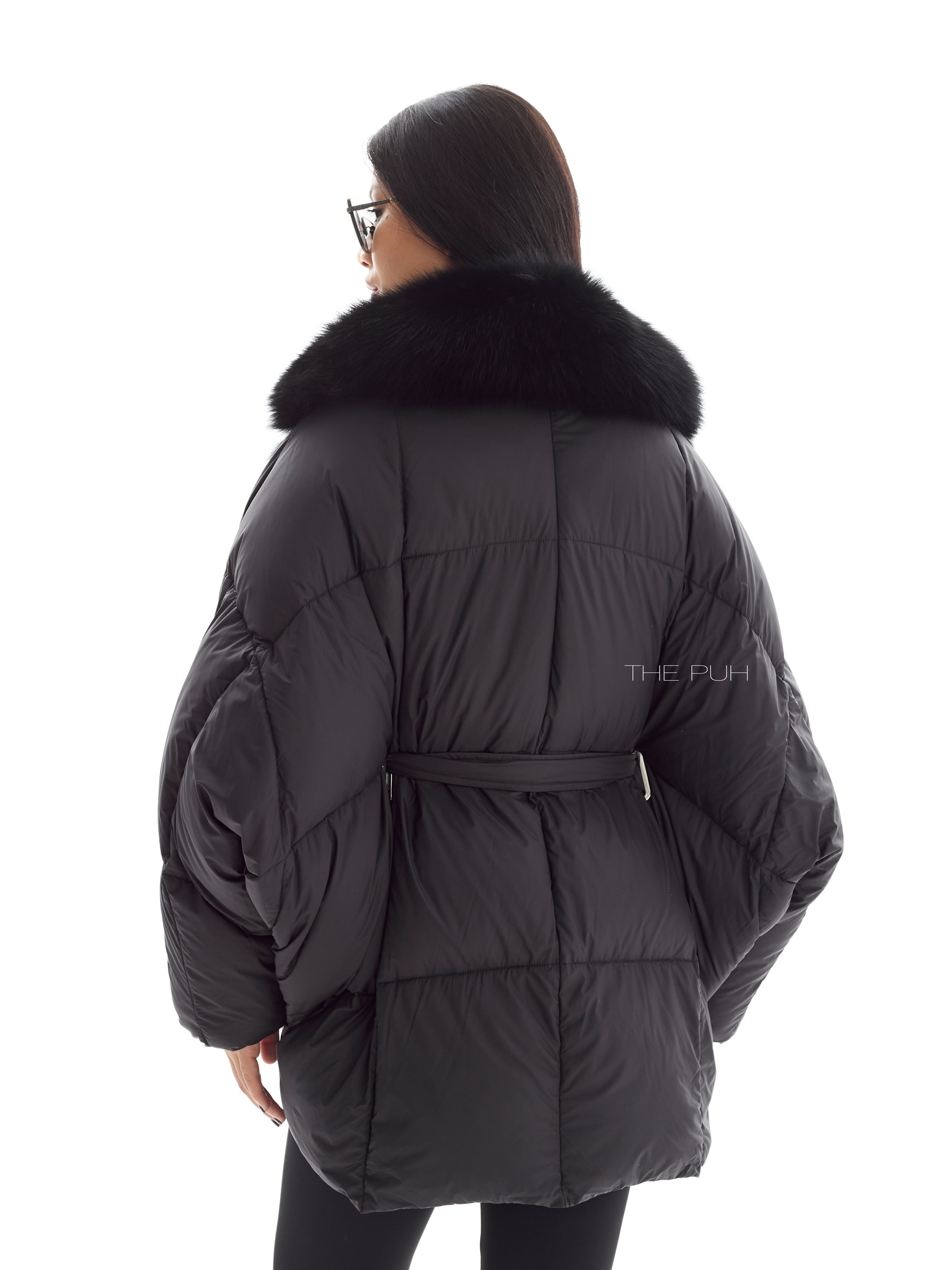 Черный пуховик летучая мышь с мехом