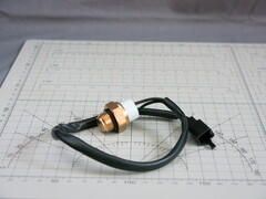 Датчик температуры Suzuki GSF250/400 GSX400/1250 VX800