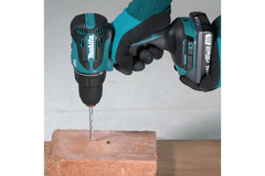 Аккумуляторная ударная дрель-шуруповёрт Makita DHP490Z