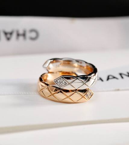 Кольцо CHANEL коллекция COCO crush TOI et MOI white/rose VGOLD