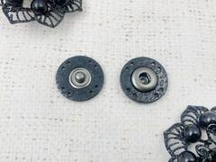 Кнопка пришивная пластик, d 2,1 см, чёрный