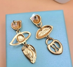 73139 - Серьги САЛЬВАДОР ДАЛИ ассиметрия style by Schiaparelli с подвесками