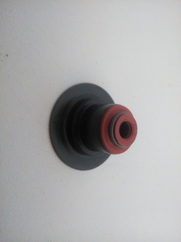 КОЛПАЧОК МАСЛОСЪЕМНЫЙ LOGAN, SANDERO, LARGUS DOHC ELRING