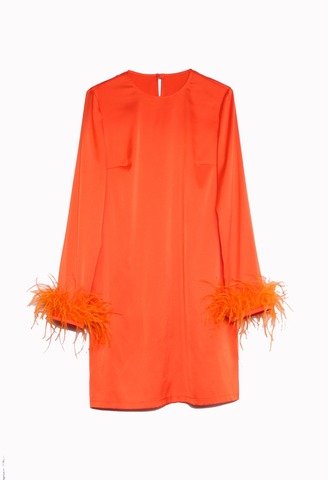 Платье с перьями в оранжевом в цвете
