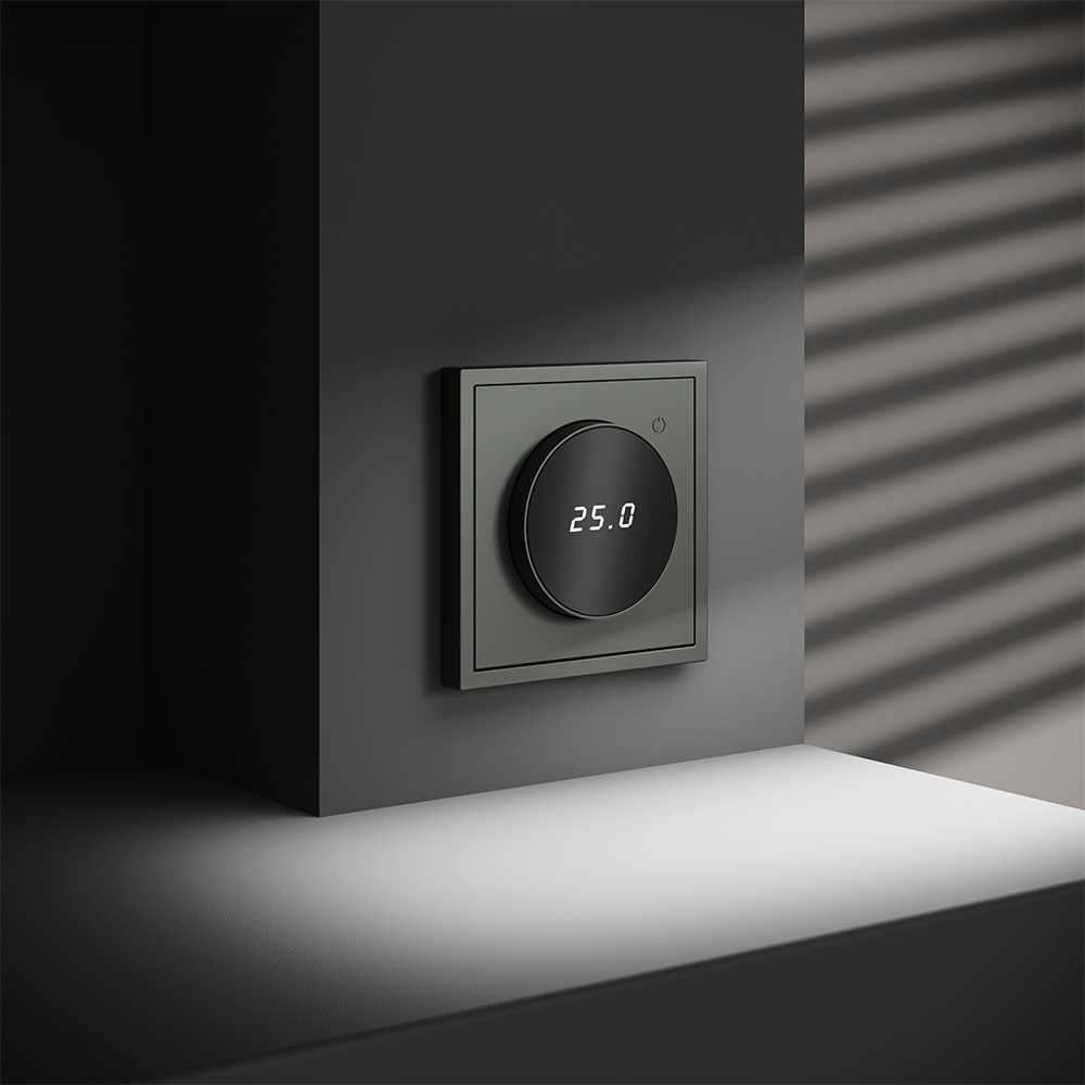 Терморегулятор электронный Voltum S70 с индикацией и датчиком, для теплого пола, (титан) VLS070106