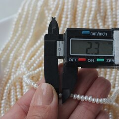 Жемчуг натуральный речной, приплюснутый, 3,6-3,4 мм на 2,4-2,2 мм, 1 нить, Ж001